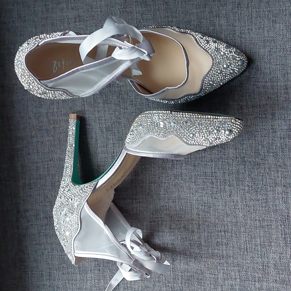 BNIB Betsey Johnson Heels